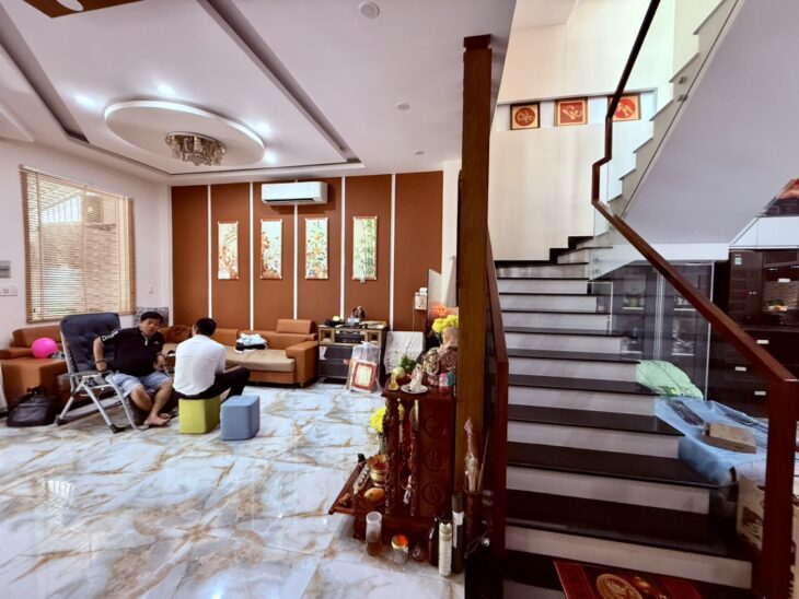 ĐƯỜNG SỐ 7 – 140M² – 14.5 TỶ – P.7, Q.8 – BIỆT THỰ LÔ GÓC 2 MẶT TIỀN – VỈA HÈ ĐÁ BÓNG – KDC BÌNH