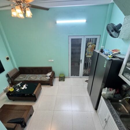 Bán nhà Gia Quất Long Biên 37m- Nhỉnh 4 tỷ ( TL)