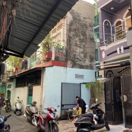 NHÀ ĐẸP HUỲNH KHƯƠNG AN ĐỐI DIỆN TRƯỜNG ĐẠI HỌC