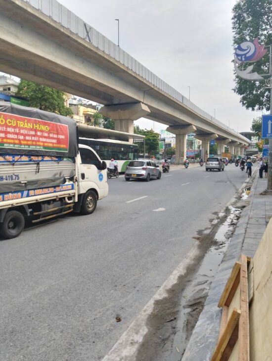 CHÍNH CHỦ BÁN NHÀ QUANG TRUNG HÀ ĐÔNG ,MẶT PHỐ, 5 Ô TÔ TRÁNH , KINH DOANH VIP, VỈA HÈ ĐÁ BÓNG . NỞ