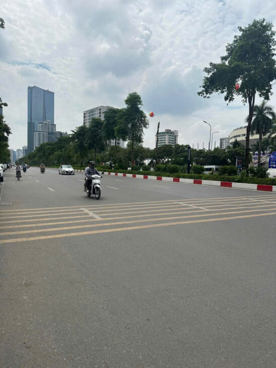 KHÔNG CÓ CĂN THỨ 2 TRÊN PHỐ LIỄU GIAI VĂN CAO – TÒA NHÀ 10 TẦNG – DÒNG TIỀN 250 TRIỆU/THÁNG – GIÁ