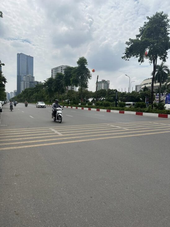 MẶT PHỐ VĂN CAO – TOÀ VĂN PHÒNG 10 TẦNG – DÒNG TIỀN 250TR/THÁNG – VỊ TRÍ VIP BA ĐÌNH
