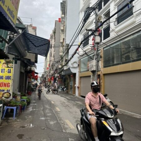 Nhà Mỹ Đình hàng hiếm, dân xây 40m2, 5 tầng, mặt tiền 5m, gần ô tô