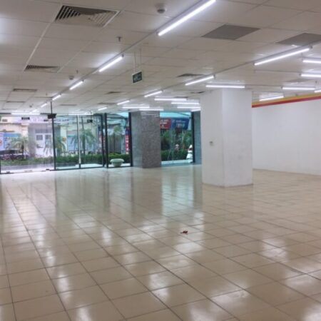 Cho thuê mặt bằng kinh doanh dt 400m2 tại ngõ 298 Ngọc Lâm, Long Biên. Cạch trường cấp 2,3