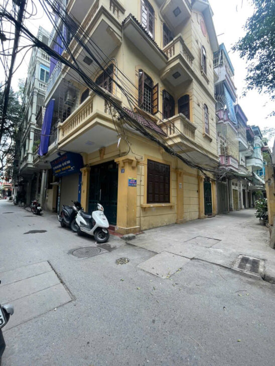 Lạc Long Quân – dân xây -ngõ thông – oto tránh – kinh doanh – giá nhỉnh 11 tỷ.