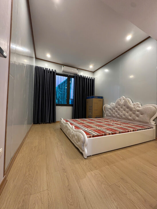 BÁN NHÀ TẬP THỂ THÁI THỊNH ĐỐNG ĐA – 50M 2 NGỦ Ô TÔ ĐỖ CỔNG – NHÀ ĐẸP FULL NỘI THẤT Ở NGAY – LH