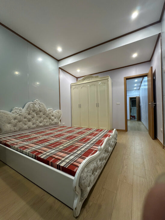 BÁN NHÀ TẬP THỂ THÁI THỊNH ĐỐNG ĐA – 50M 2 NGỦ Ô TÔ ĐỖ CỔNG – NHÀ ĐẸP FULL NỘI THẤT Ở NGAY – LH