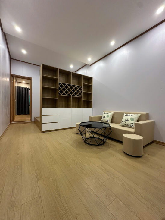 BÁN NHÀ TẬP THỂ THÁI THỊNH ĐỐNG ĐA – 50M 2 NGỦ Ô TÔ ĐỖ CỔNG – NHÀ ĐẸP FULL NỘI THẤT Ở NGAY – LH