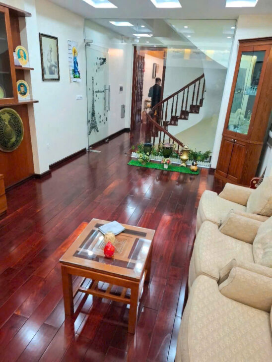 Bán nhà Ngọc ThụyLong Biên- Dân xây oto tránh – Phân Lô -45m- 5 tầng nhỉnh 9 tỷ ( TL)