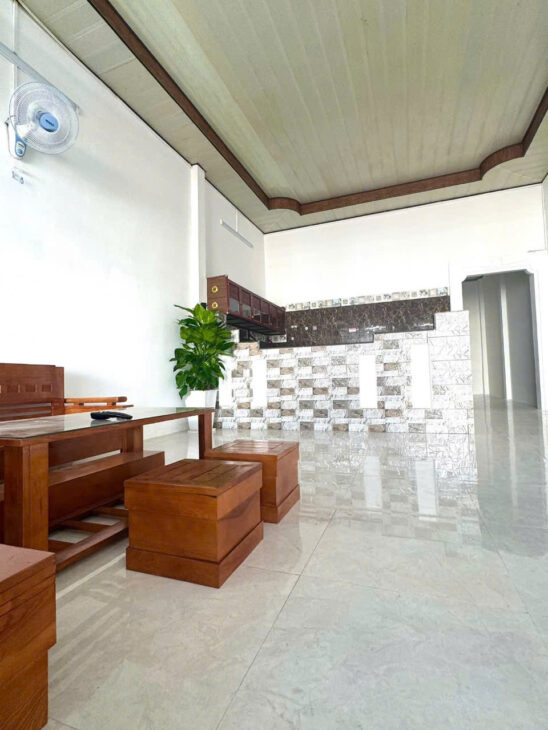 Cần bán nhà mặt tiền 372 Trần Phú, giá 3tỷ350tr, vị trí đẹp, thuận tiện kinh doanh hoặc đầu tư.