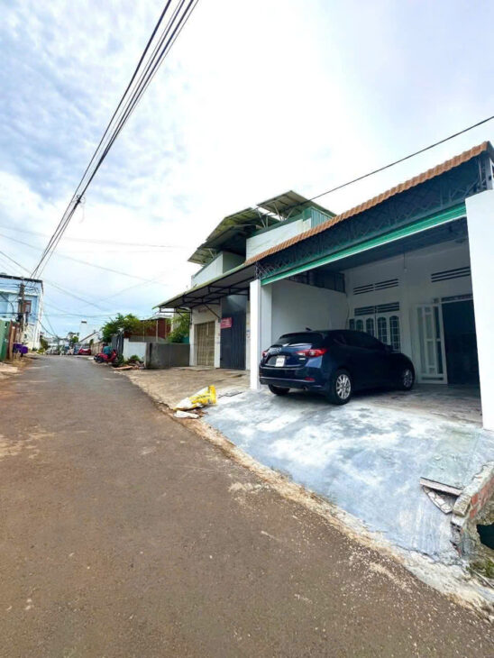 Cần bán nhà mặt tiền 372 Trần Phú, giá 3tỷ350tr, vị trí đẹp, thuận tiện kinh doanh hoặc đầu tư.