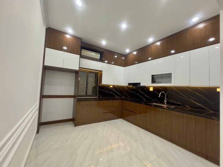 Nhà Tây Hồ 51m, 6 tầng, thông Võ Chí Công, thông Xuân La, thông Ngoại giao đoàn.