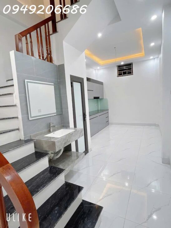 CẦN BÁN GẤP – NHÀ 3 TẦNG MỚI XÂY – NGÕ ĐƯỜNG HÙNG VƯƠNG – CHỈ VIỆC XÁCH VALI VỀ Ở.Giá Chỉ NHỈNH 1 tỷ