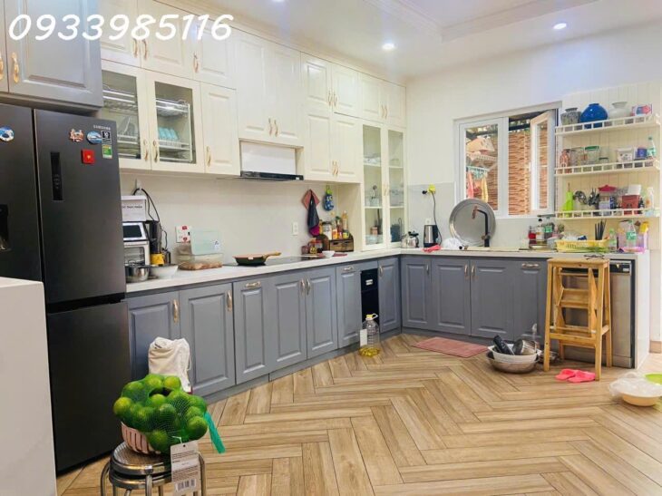 Ban biêt thu Nguyễn Ư Dĩ, Thảo Điền Q2 – DTCN 158m2- XD 3 LẦU Giá bán: 37 tỷ