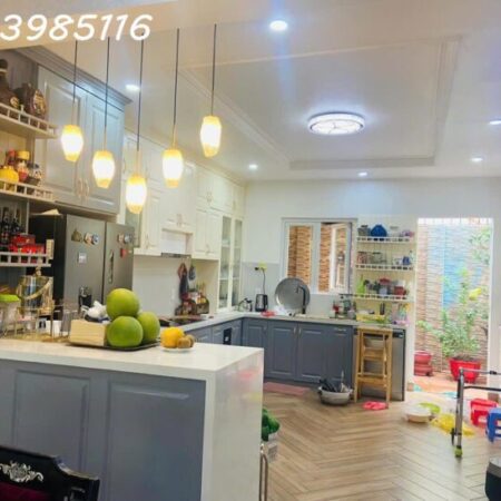 Ban biêt thu Nguyễn Ư Dĩ, Thảo Điền Q2 – DTCN 158m2- XD 3 LẦU Giá bán: 37 tỷ