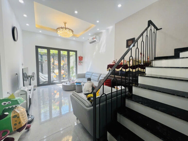 NHÀ ĐẸP LUNG LINH TẠI LẠC LONG QUÂN – OTO 7 CHỖ ĐỖ CỬA – NGÕ THÔNG – THIẾT KẾ HIỆN ĐẠI GIÁ NHỈNH 15