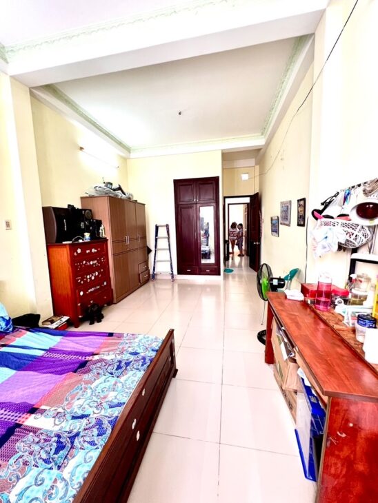 Bán Gấp Nhà Hẻm Dien Tich To Huỳnh Tấn Phát, Quận 7: 76m2, 3 Tầng, 5PN, Đông, Giá 6.8 Tỷ,