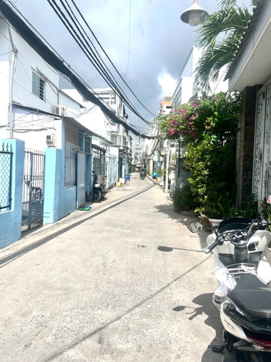 Bán Gấp Nhà Hẻm Dien Tich To Huỳnh Tấn Phát, Quận 7: 76m2, 3 Tầng, 5PN, Đông, Giá 6.8 Tỷ,