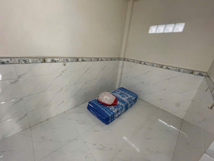 Nhà Hẻm Bùi Văn Ba, Quận 7: 4 Tầng, 7 Phòng Ngủ, Giá Hời Chỉ 5.5 Tỷ