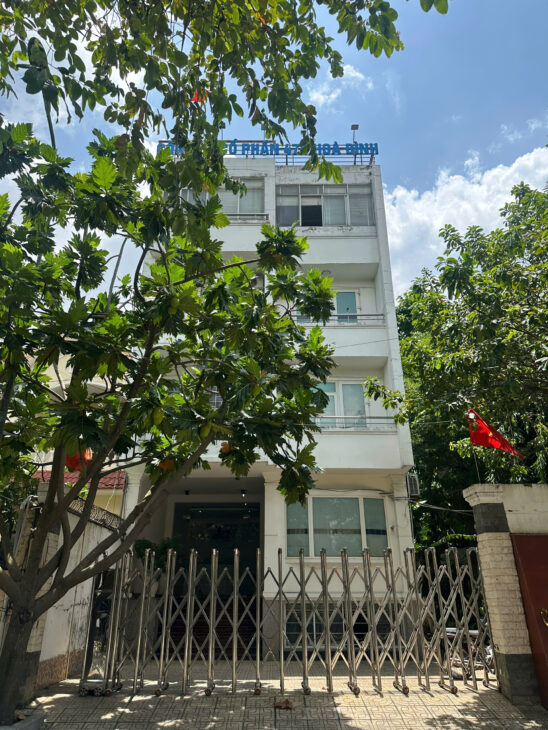 Bán toà nhà văn phòng – view sông, khu villa Bắc Rạch Chiếc Quận 9. DT 250M2 – 5 tầng, giá = 14 tỷ