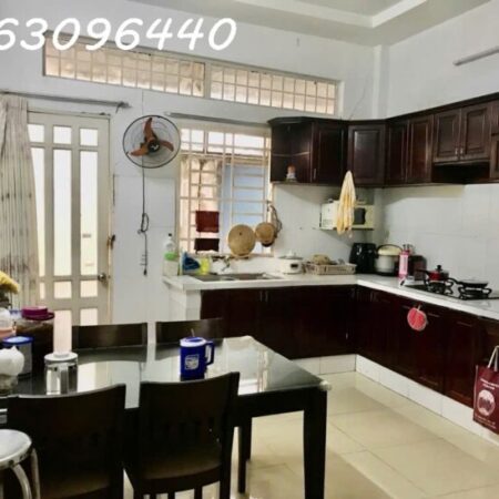 Bán Gấp Nhà Hẻm Huỳnh Tấn Phát, Quận 7, 36m2, 2 Tầng, 3PN, Sổ Đỏ, Giá Chỉ 6.1 Tỷ