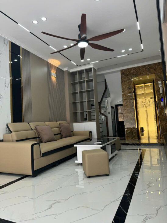 Bán nhà Ngọc Thụy 36m 6 tầng thang máy, ô tô đỗ cổng giá chỉ 9 tỷ