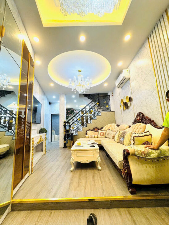 NHÀ NHƯ CUNG ĐIỆN – TRƯỜNG CHINH, THANH XUÂN 🏰 📐 Diện tích 50m² x 5 tầng sang trọng 🚪 Cách mặt