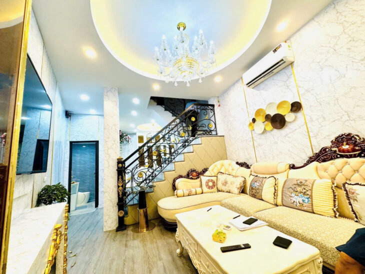 NHÀ NHƯ CUNG ĐIỆN – TRƯỜNG CHINH, THANH XUÂN 🏰 📐 Diện tích 50m² x 5 tầng sang trọng 🚪 Cách mặt