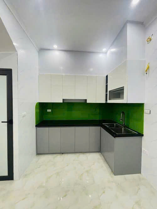 Bán nhà Chùa Láng – Lô góc 8 phòng rộng 37m 9,2 tỷ