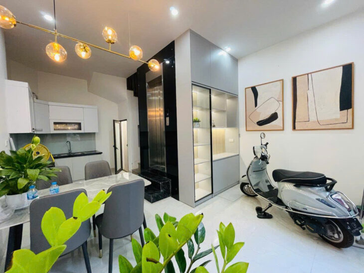 Bán nhà Quan Nhân xây mới thang máy 8.5 tỷ, ngõ nông gần phố