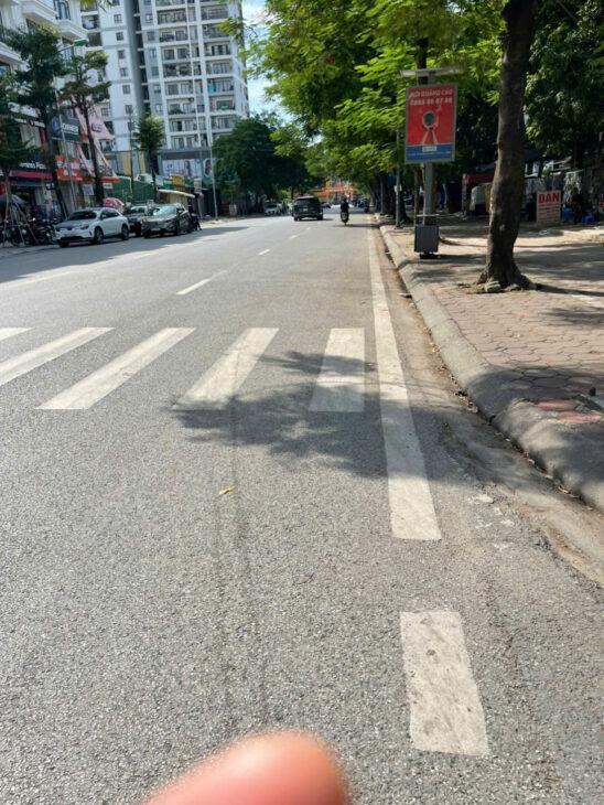 Tây Hồ, hàng hiếm, 6 tầng, thang máy xịn, 2 phút là ra Hồ Tây lộng gió!