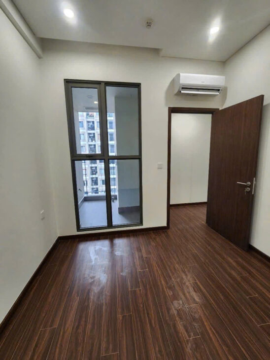 Chính chủ bán Cụm Toà: M1 Loại căn: 2 NG 2Vs Diện tích:61.5m2 Hướng: Tây bắc view thoáng đẹp