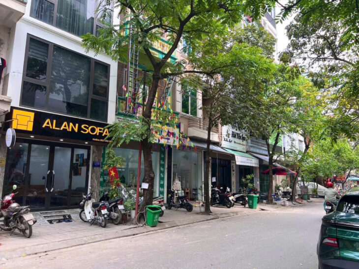 🔥 ĐẤU GIÁ VĂN QUÁN – MẶT TRỤC CHÍNH – KINH DOANH SIÊU ĐỈNH 🔥 📍 Vị trí cực đẹp: phân lô, vỉa hè