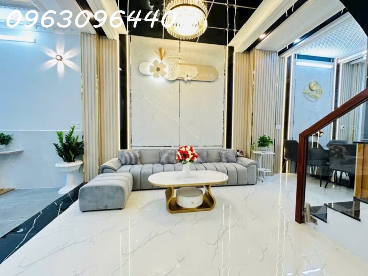 Bán nhà phố đường Đào Tông Nguyên – Nhà Bè, full nội thất, giá tốt