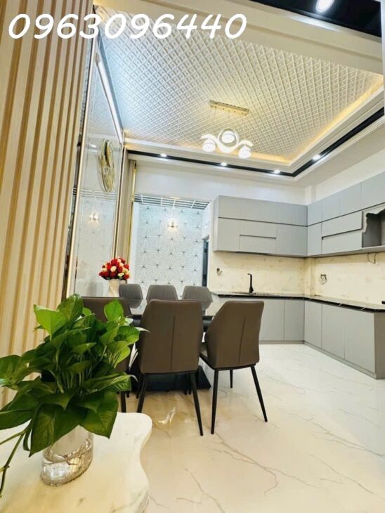 Bán nhà phố đường Đào Tông Nguyên – Nhà Bè, full nội thất, giá tốt