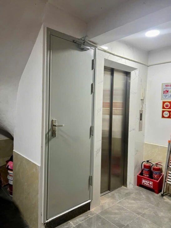 Tây Hồ, 7 tầng, thang máy xịn, MT 14m, dòng tiền 50 triệu/1 tháng!