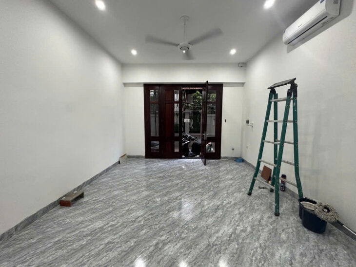 Nhà Tứ Liên – Tây Hồ – 5 tầng – thang máy – chuẩn công năng, về ở luôn giá 9,4 tỷ
