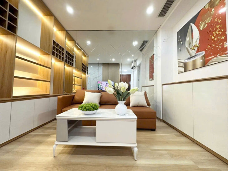 Căn tập thể phố Thọ Lão Hai Bà Trưng dt 120m2 giá chỉ có 2,25 tỷ nhà đẹp long lanh