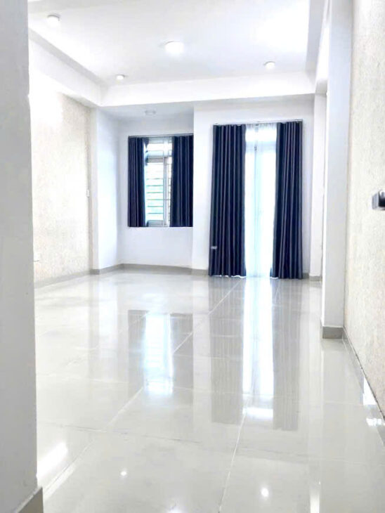 23 Triệu: Thuê nguyên căn 5 tầng 4 phòng ngủ- Hẻm xe tải thông khu Bắc Hải Quận 10. VŨ 0933910039