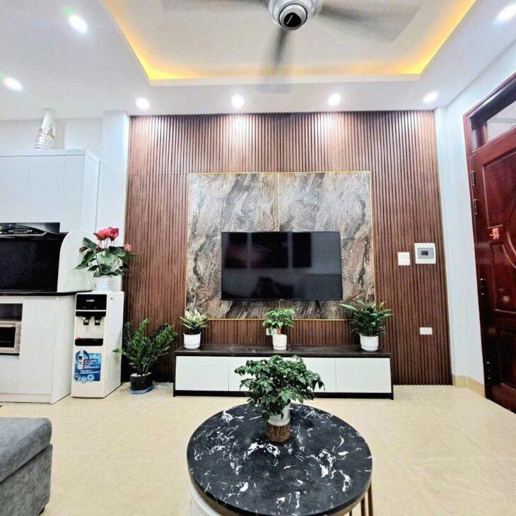 NHÀ ĐẸP – GIÁ TỐT – CẦN BÁN 3 Căn Nhà Vị Trí Đẹp Tại Quận Long Biên, TP Hà Nội