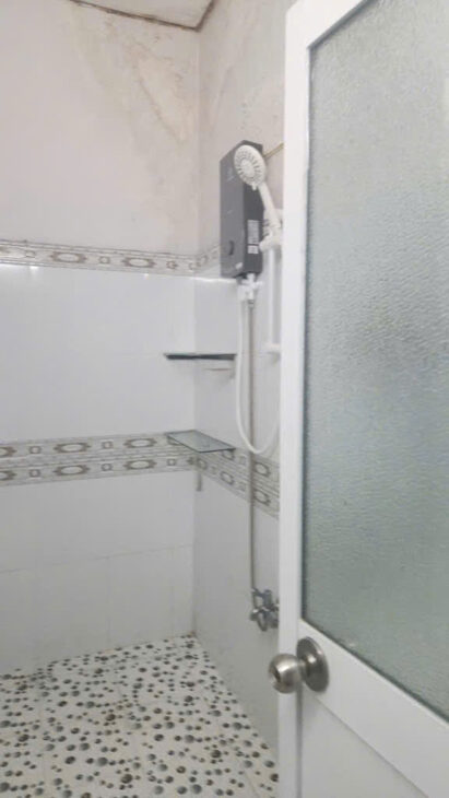 Ngay sát mặt tiền Xóm Chiếu Q4 trung tâm cách 2 căn nhà NGANG 7.5 X 7.15 THU NHẬP 30 TRIỆU THÁNG