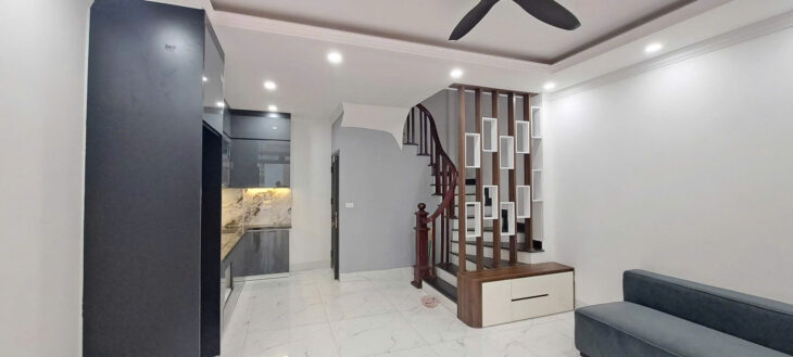 Bán nhà ngõ 564 Nguyen văn Cừ, Bồ Đề,35m 5T oto ,KD, 7,8 tỷ .