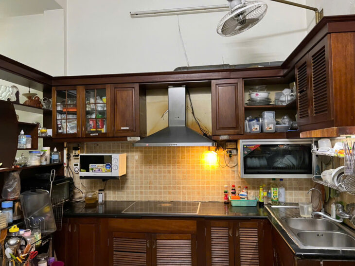 Bán nhà PHÂN LÔ __ LẠC LONG QUÂN_ VỈA HÈ _ OTO TRÁNH__ KINH DOANH. DT:60 M.5 TẦNG.NỘI THẤT XỊn.giá