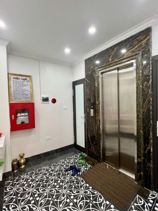 BÁN NHÀ MẶT PHỐ TÂY SƠN_ĐỐNG ĐA 40 M,8 TẦNG,THANG MÁY.VỈA HÈ 8M.CHÀO;28,5 TỶ