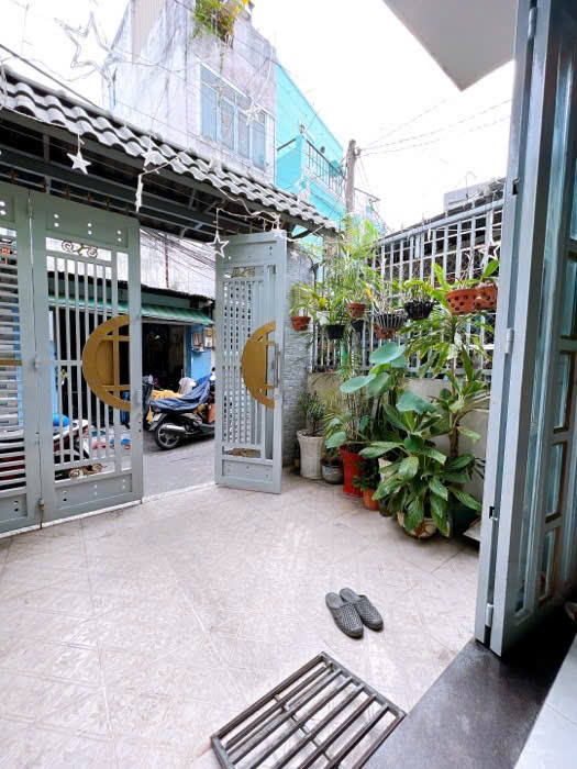 NHÀ ĐẸP NGANG 4 DÀI 20 M ĐÚC BÊ TÔNG CÓ 59 TRỊU M2 SỔ HỒNG