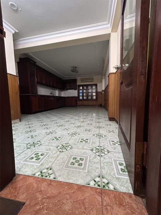 Chính chủ cho thuê nhà mặt phố Vũ Ngọc Phan – Đống Đa, Hà Nội 80m2- 5 tầng