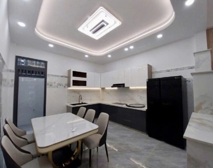 NHÀ 3 TẦNG MỚI XÂY VỚI GIÁ CHỈ 7.7 TỶ – FULL NỘI THẤT CAO CẤP – GẦN BỆNH VIỆN Q12, CHỢ, TRƯỜNG HỌC