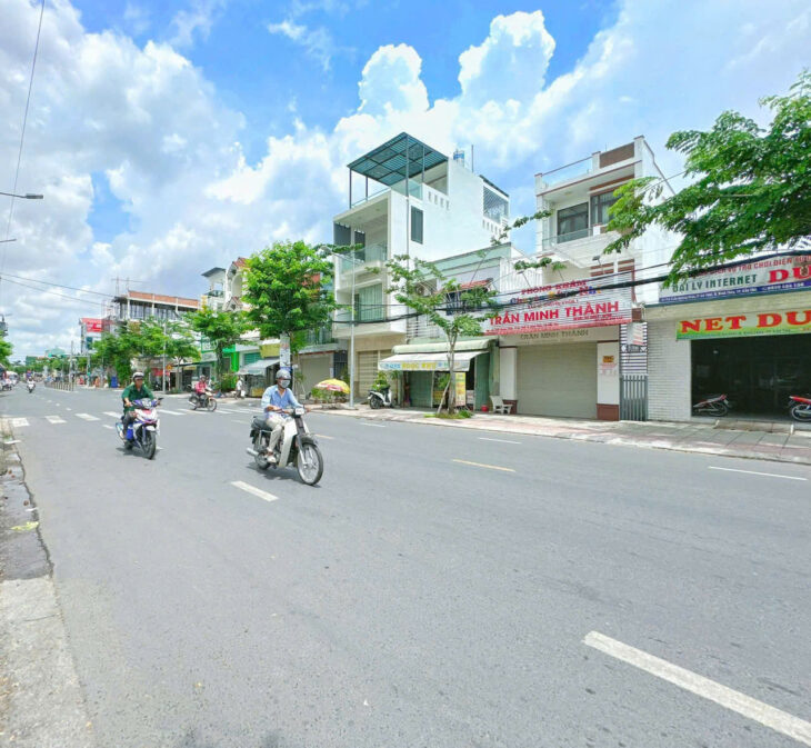 BÁN NHÀ TRỆT LẦU MẶT TIỀN ĐƯỜNG TRẦN QUANG DIỆU , CẦN THƠ