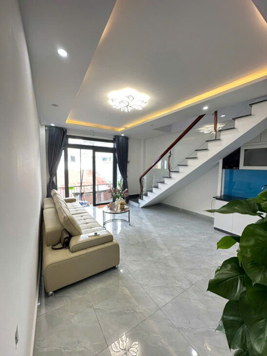 BÁN NHÀ NGUYỄN SIÊU 2 MẶT TIỀN HẺM (Ô TÔ, XE MÁY) – 3PN, P.NGỦ DƯỚI, KHU YÊN TĨNH – 3.05 TỶ