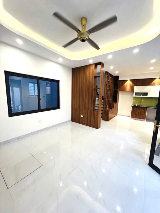 LẠC LONG QUÂN DT 72M X 5 TẦNG MẶT TIỀN 6,5M NGÕ 3M GIÁ 11,5 TỶ